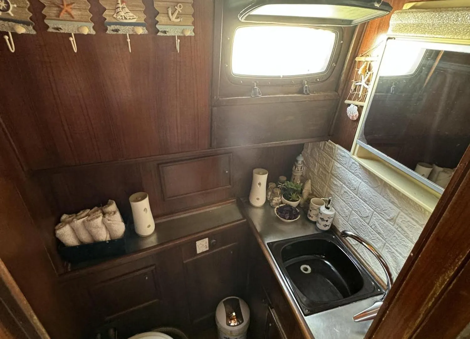 Hotel en barco Aloha Jak'S Boat Alassio